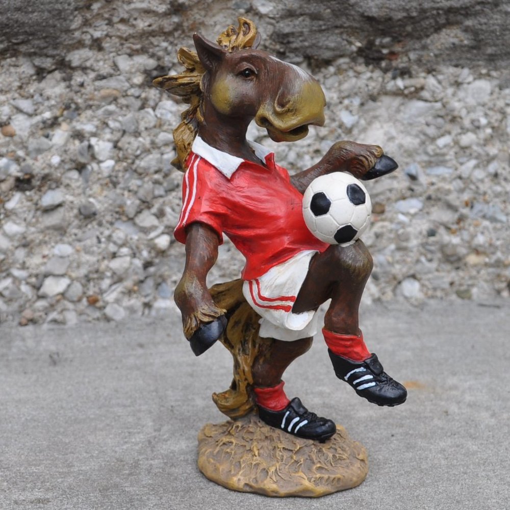 Montana Silversmiths Elmer Horse playing soccer 705/5916 (357w)